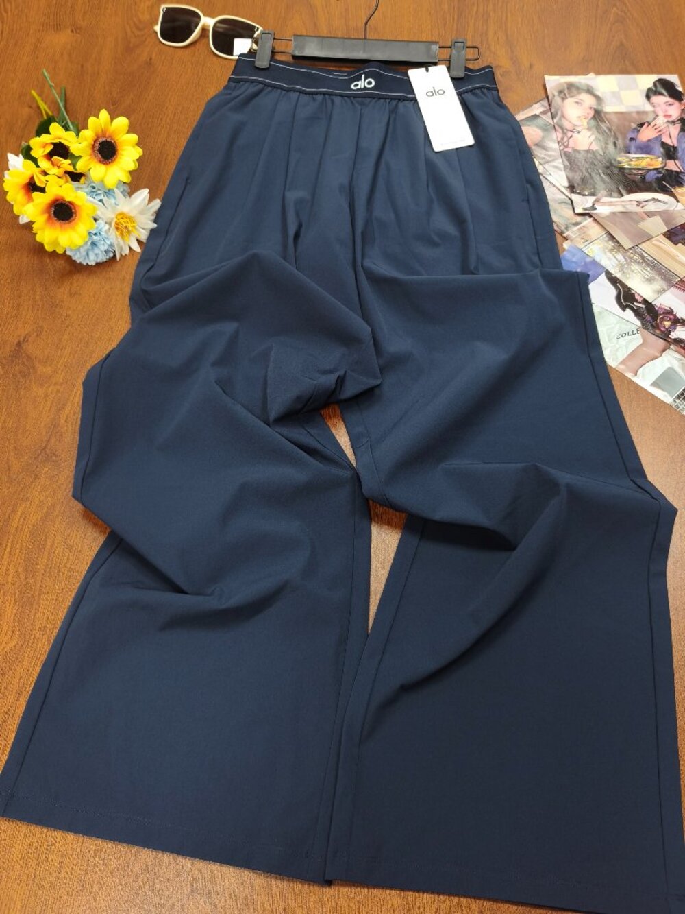 Alo Yoga Navy Blue Straight Leg Pants👖Clean Minimal Style💝Regular 30" Inseam - Picture 2 of 7